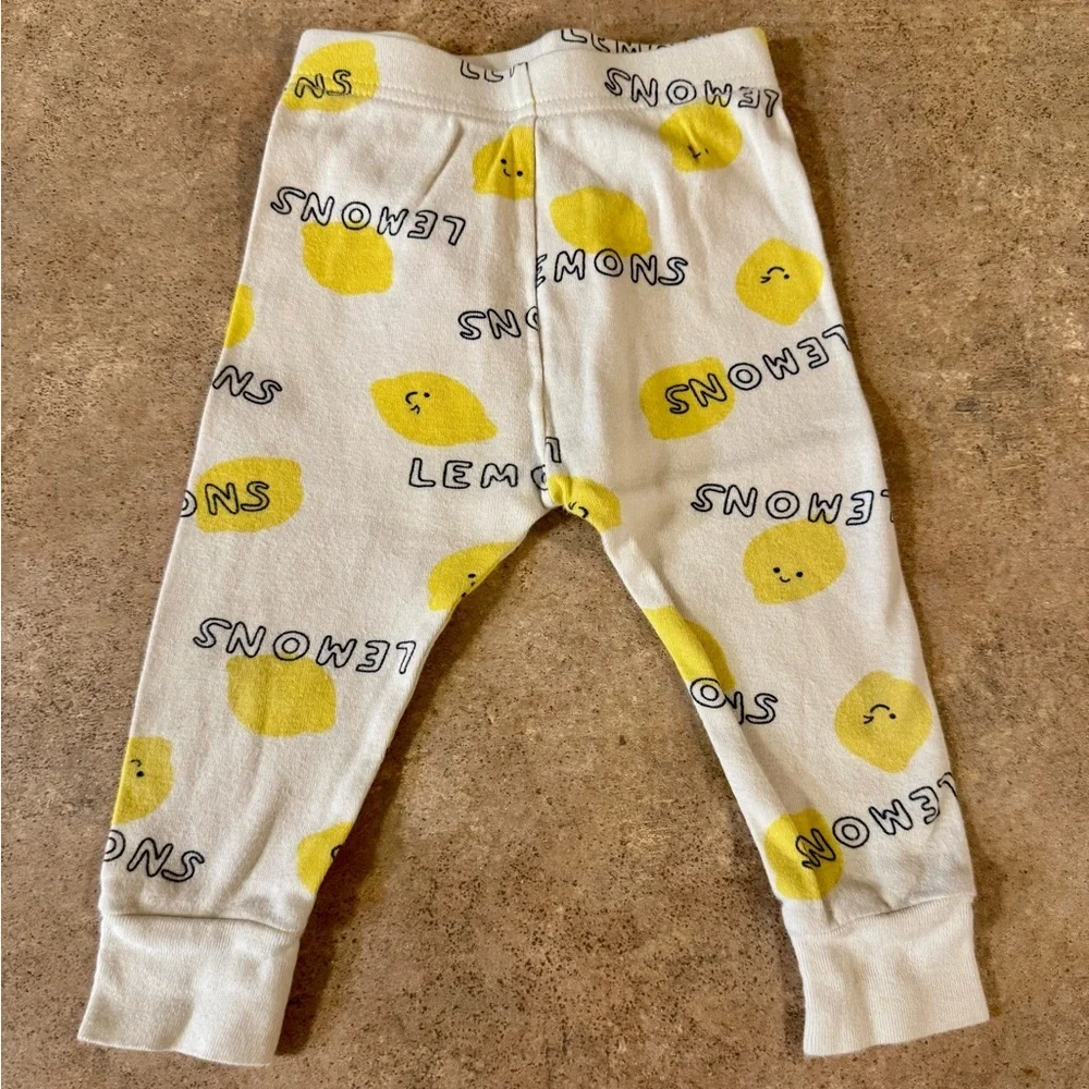 Old Navy Baby 2 Piece Pajama Set with Yellow Lemon Design, Size 12-18M